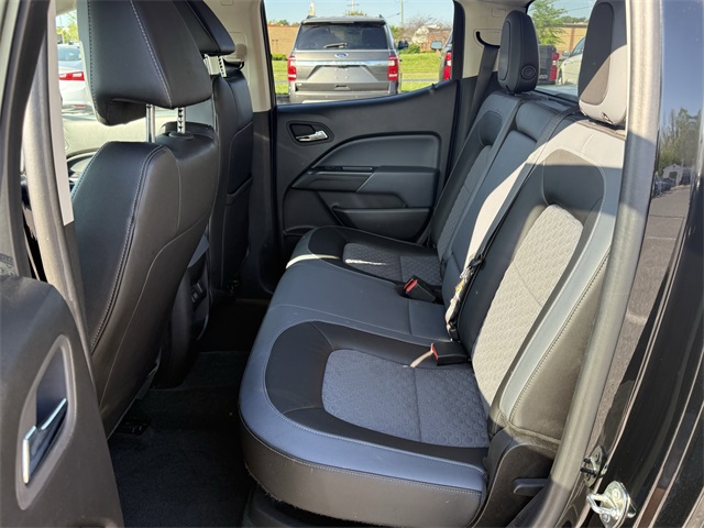 Vehicle image 13 of 25