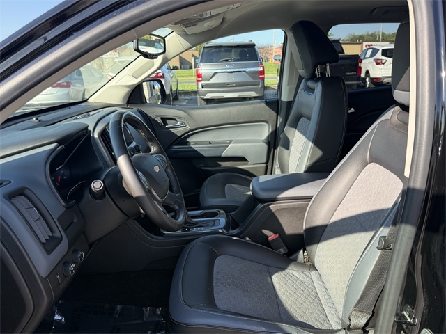 Vehicle image 14 of 25