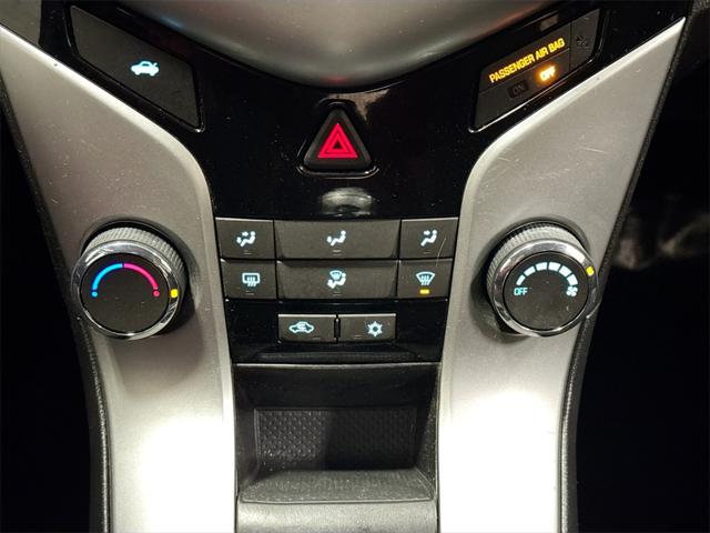 2015 Chevrolet Cruze LT Image 23 of 31