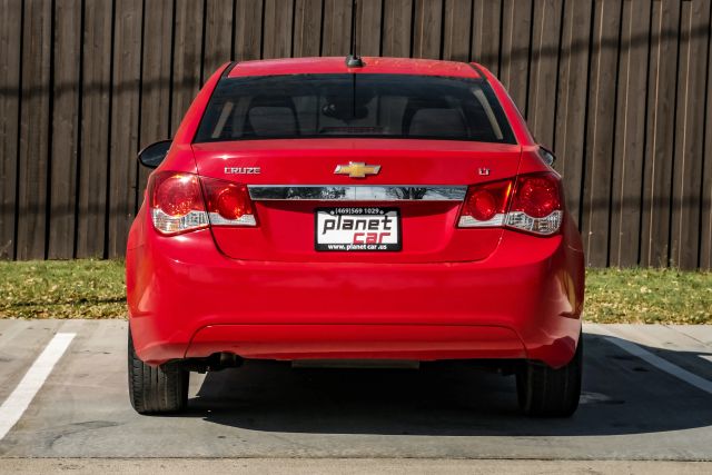 2015 Chevrolet Cruze LT Image 13 of 59