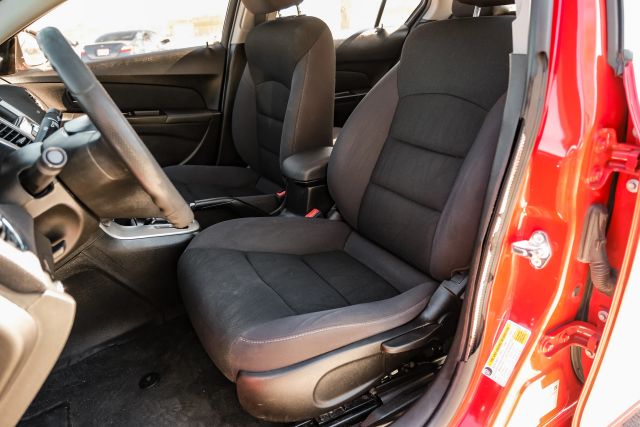 2015 Chevrolet Cruze LT Image 26 of 59