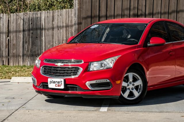 2015 Chevrolet Cruze LT Image 2 of 59