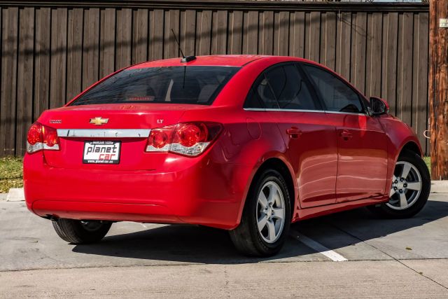 2015 Chevrolet Cruze LT Image 10 of 59