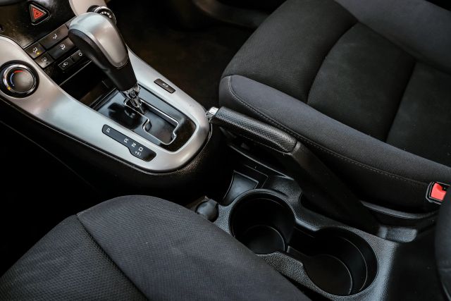 2015 Chevrolet Cruze LT Image 42 of 59