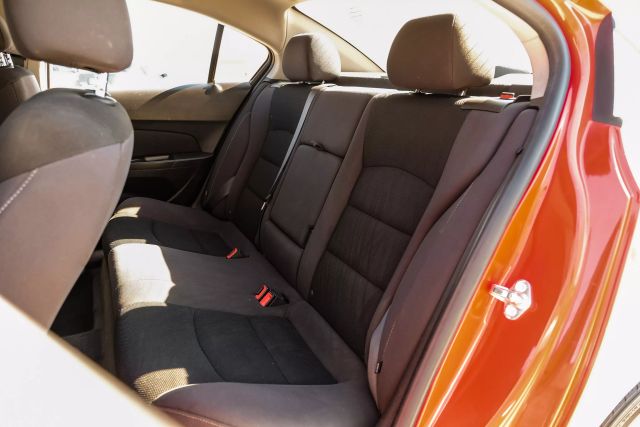 2015 Chevrolet Cruze LT Image 27 of 59