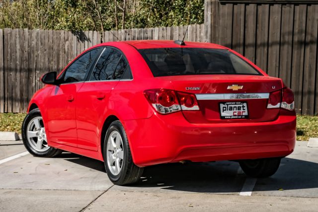 2015 Chevrolet Cruze LT Image 12 of 59