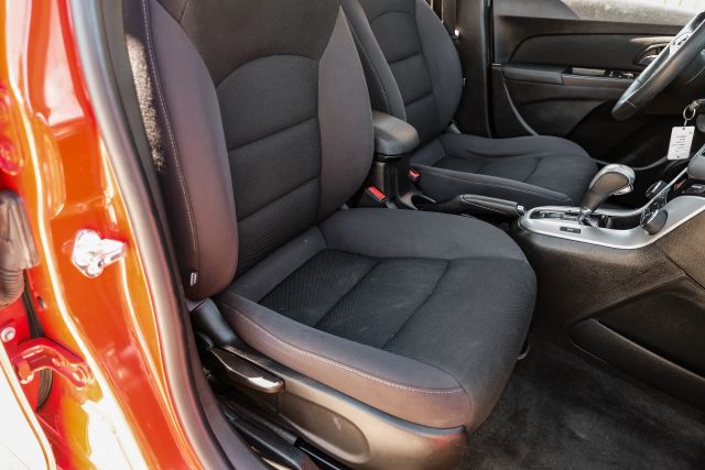 2015 Chevrolet Cruze LT Image 28 of 59