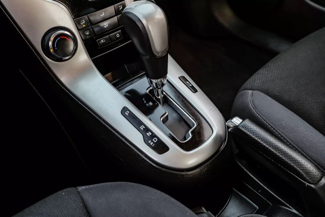 2015 Chevrolet Cruze LT Image 43 of 59