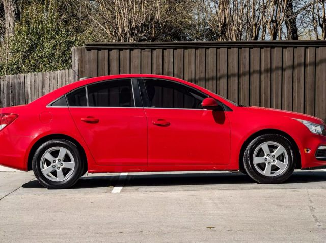2015 Chevrolet Cruze LT Image 8 of 59