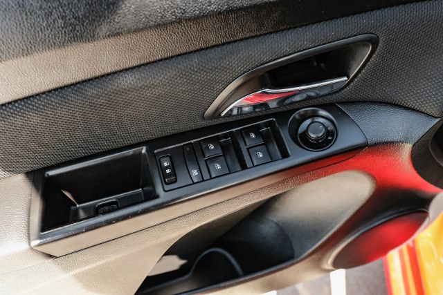 2015 Chevrolet Cruze LT Image 45 of 59