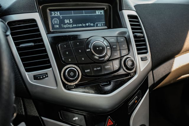 2015 Chevrolet Cruze LT Image 39 of 59