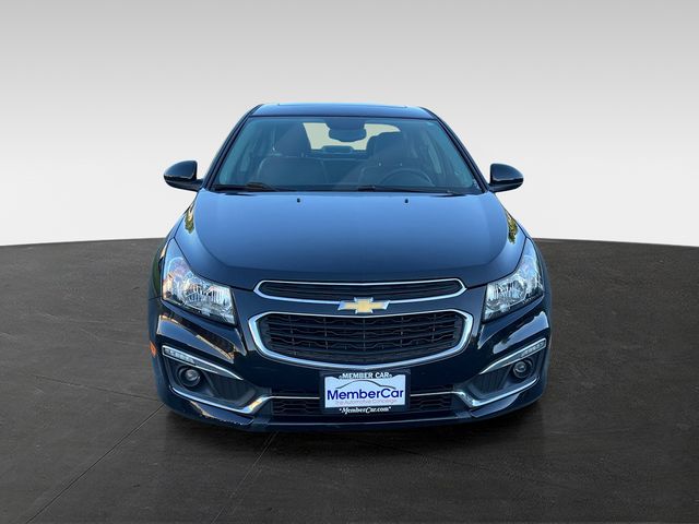 2015 Chevrolet Cruze LT Image 2 of 31