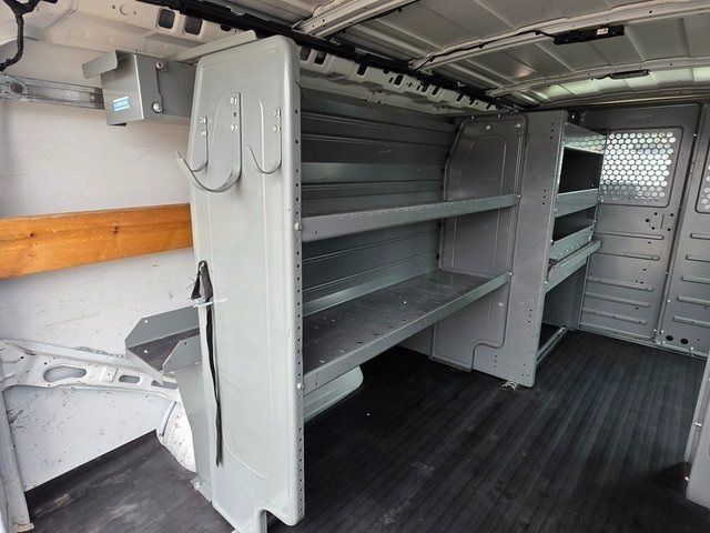 Vehicle image 13 of 43