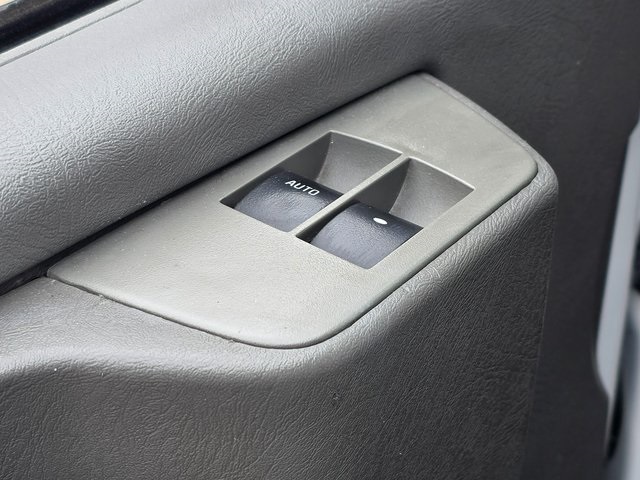 Vehicle image 29 of 43