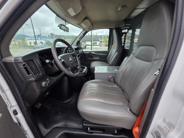 Vehicle image 18 of 43