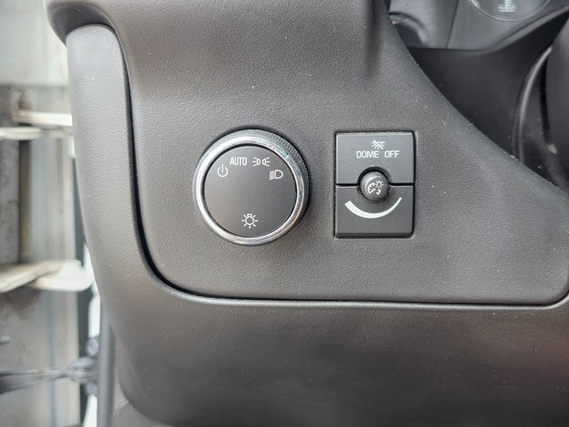 Vehicle image 27 of 43