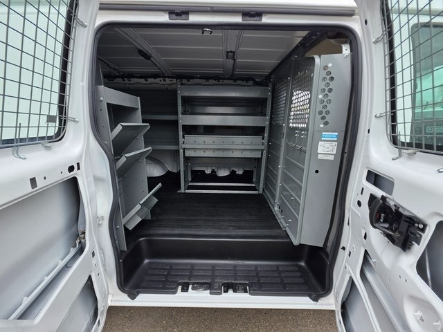 Vehicle image 9 of 43