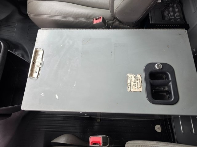 Vehicle image 33 of 43