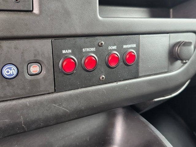 Vehicle image 38 of 43
