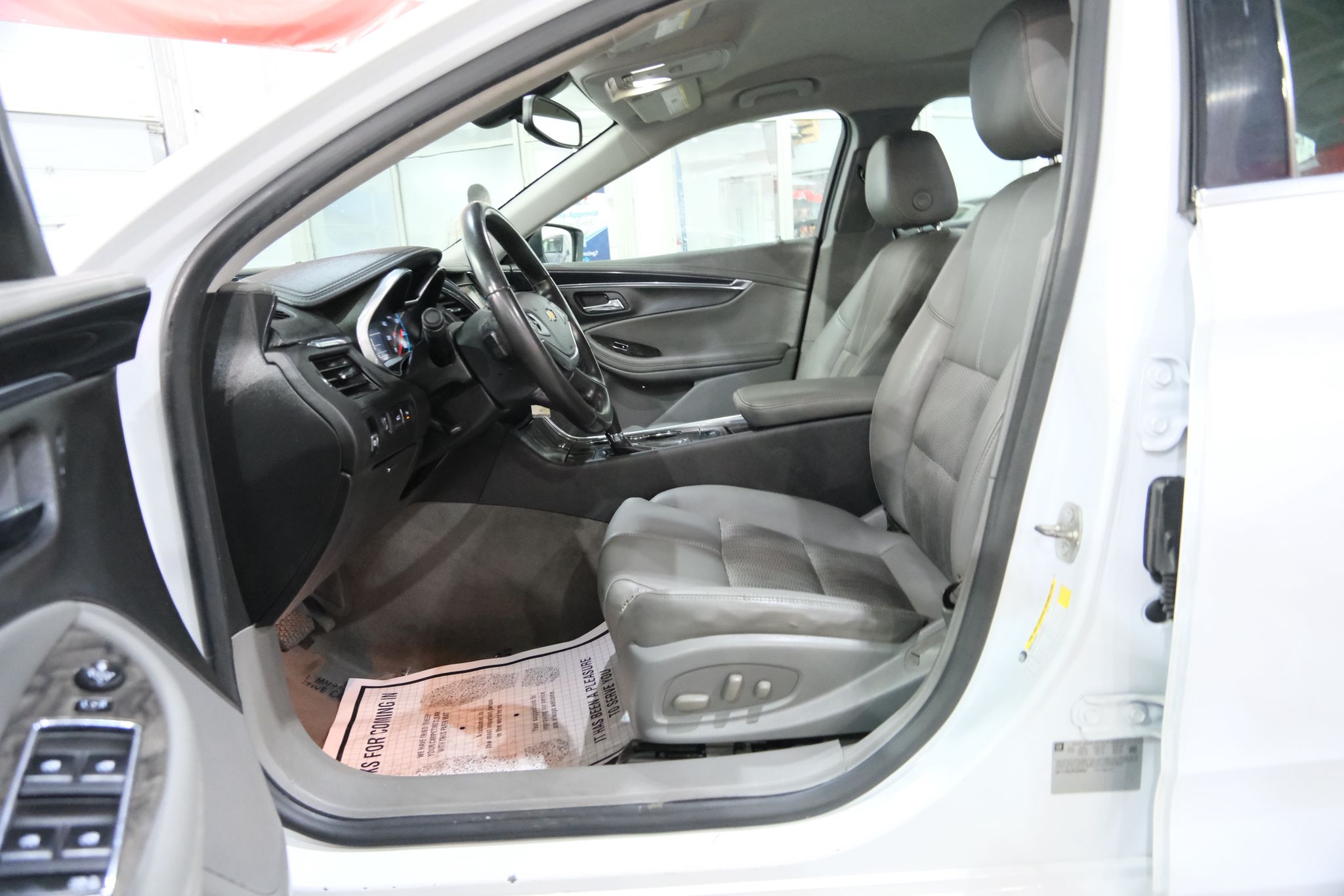 2015 Chevrolet Impala LT Image 22 of 37