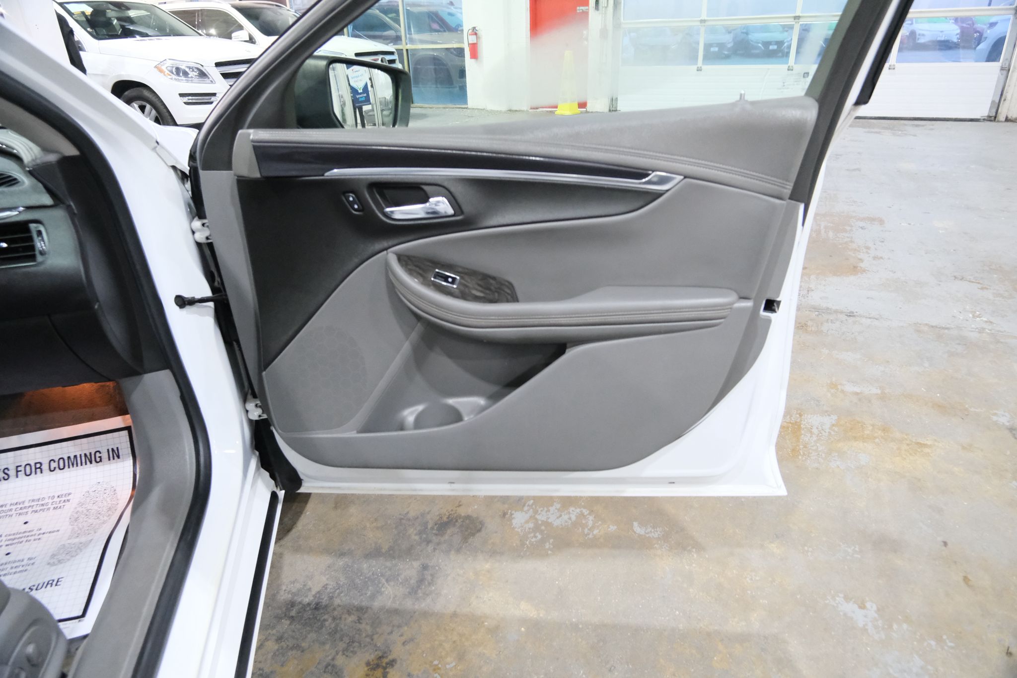 2015 Chevrolet Impala LT Image 21 of 37