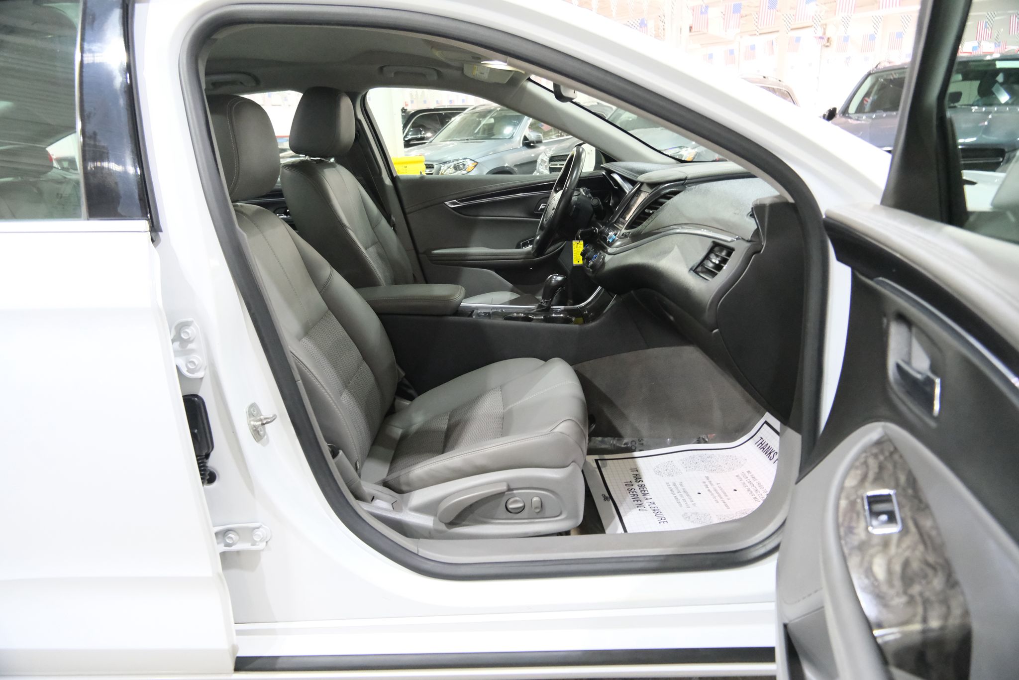 2015 Chevrolet Impala LT Image 17 of 37