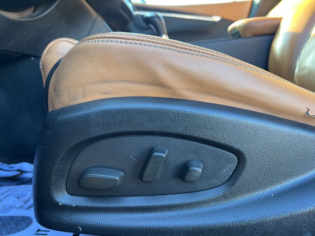 2015 Chevrolet Impala LTZ Image 16 of 23