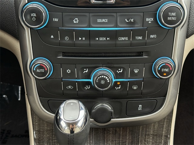 Vehicle image 23 of 24