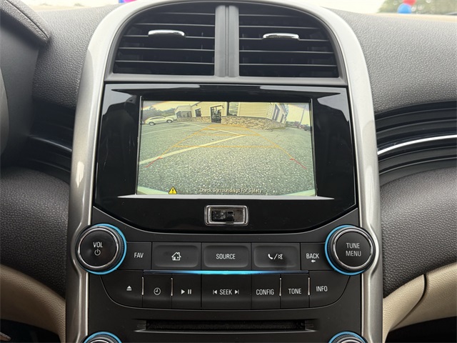 Vehicle image 15 of 24