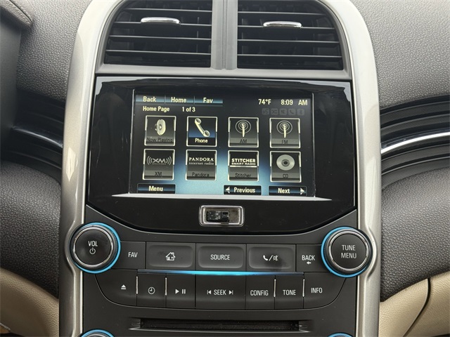 Vehicle image 18 of 24