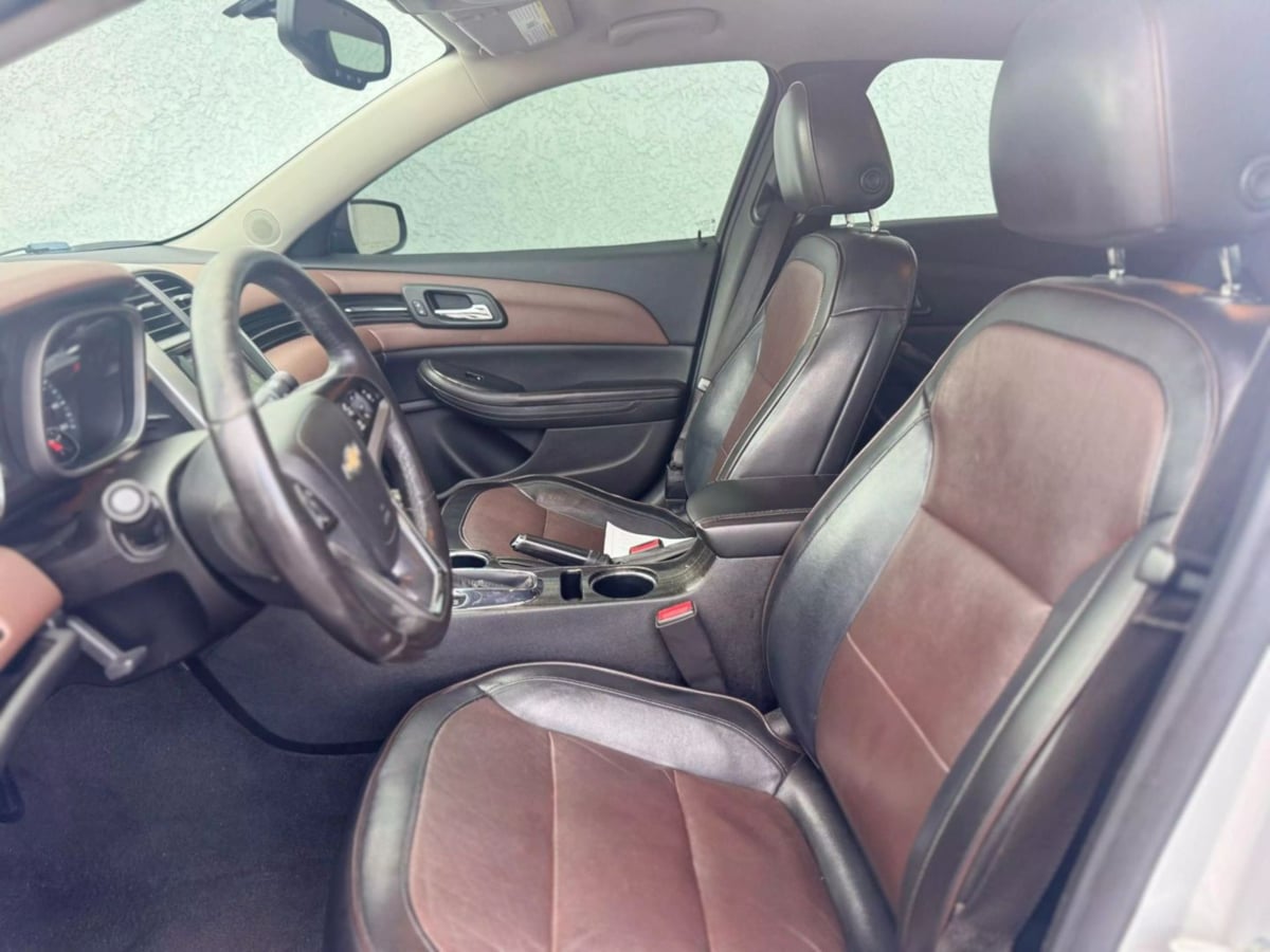 Vehicle image 13 of 29