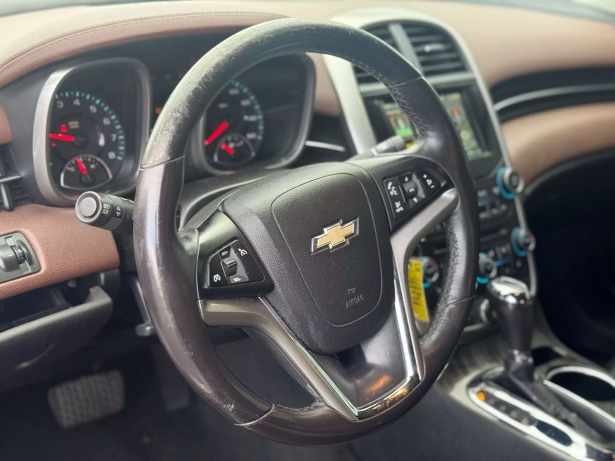 Vehicle image 15 of 29