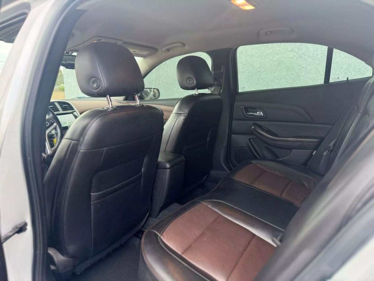 Vehicle image 16 of 29