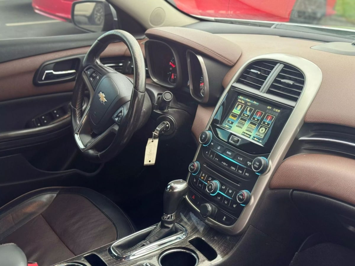 Vehicle image 12 of 29