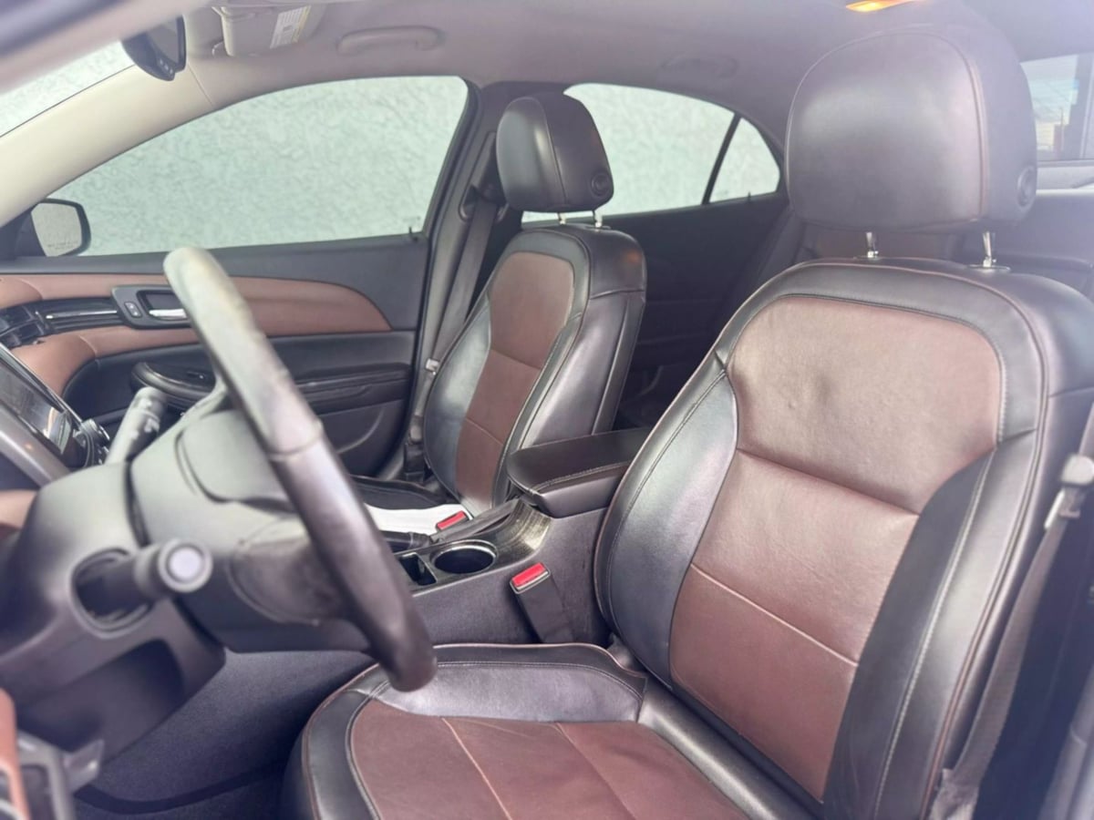 Vehicle image 14 of 29