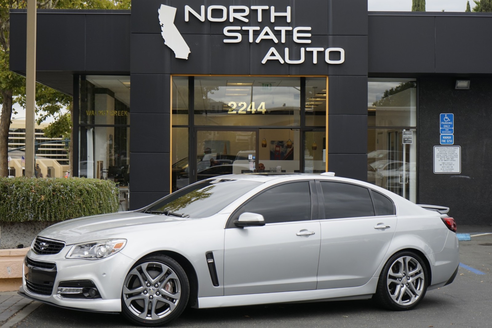 2015 Chevrolet SS Base Image 2 of 27