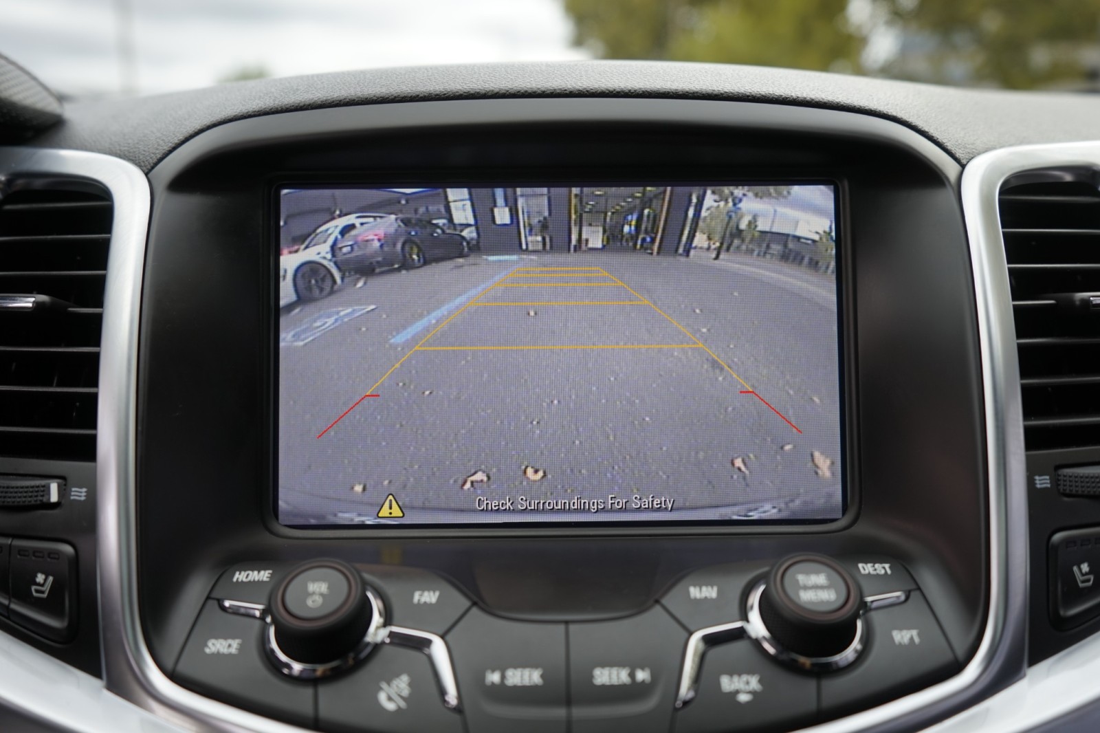 2015 Chevrolet SS Base Image 22 of 27