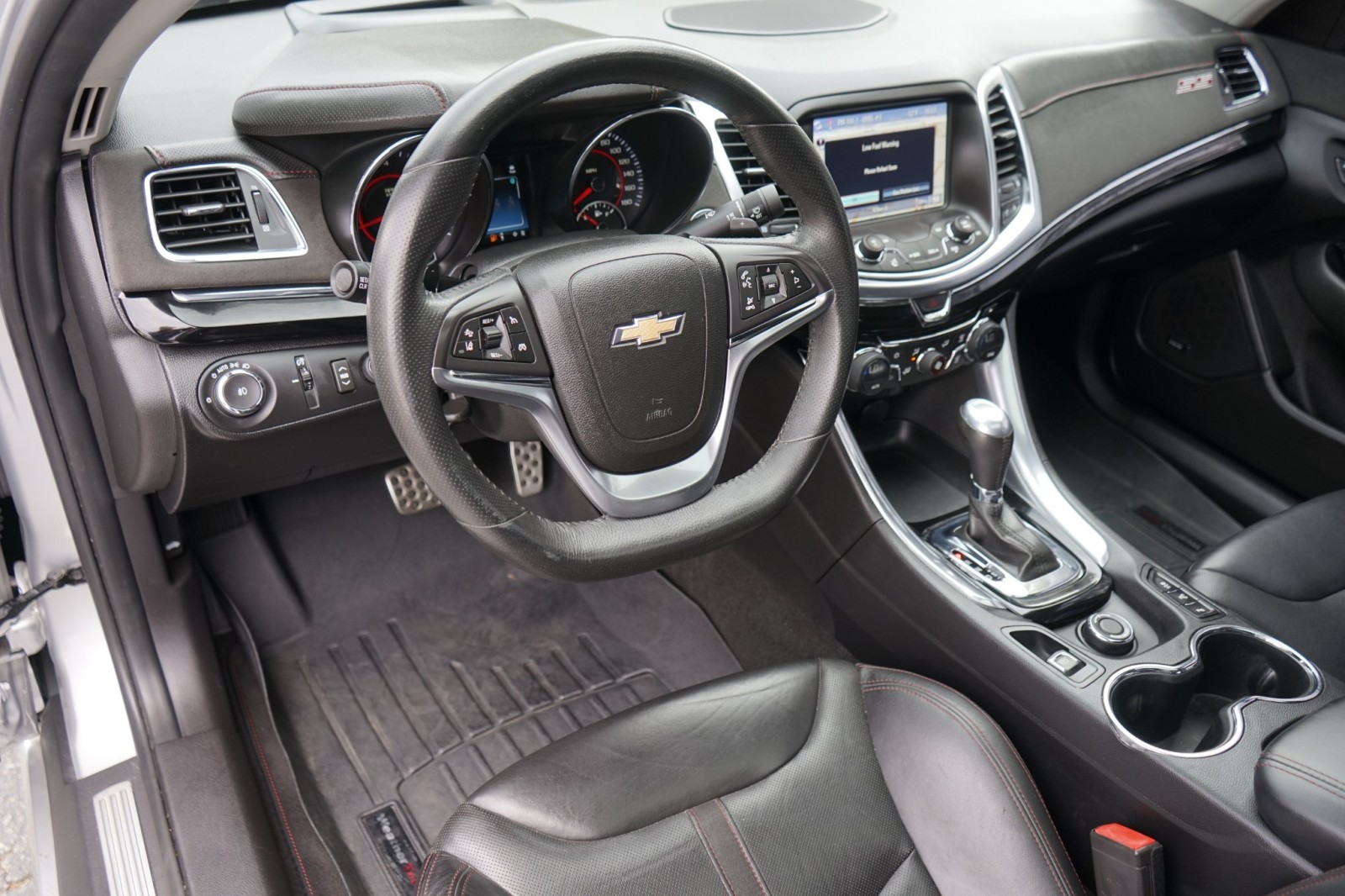 2015 Chevrolet SS Base Image 19 of 27