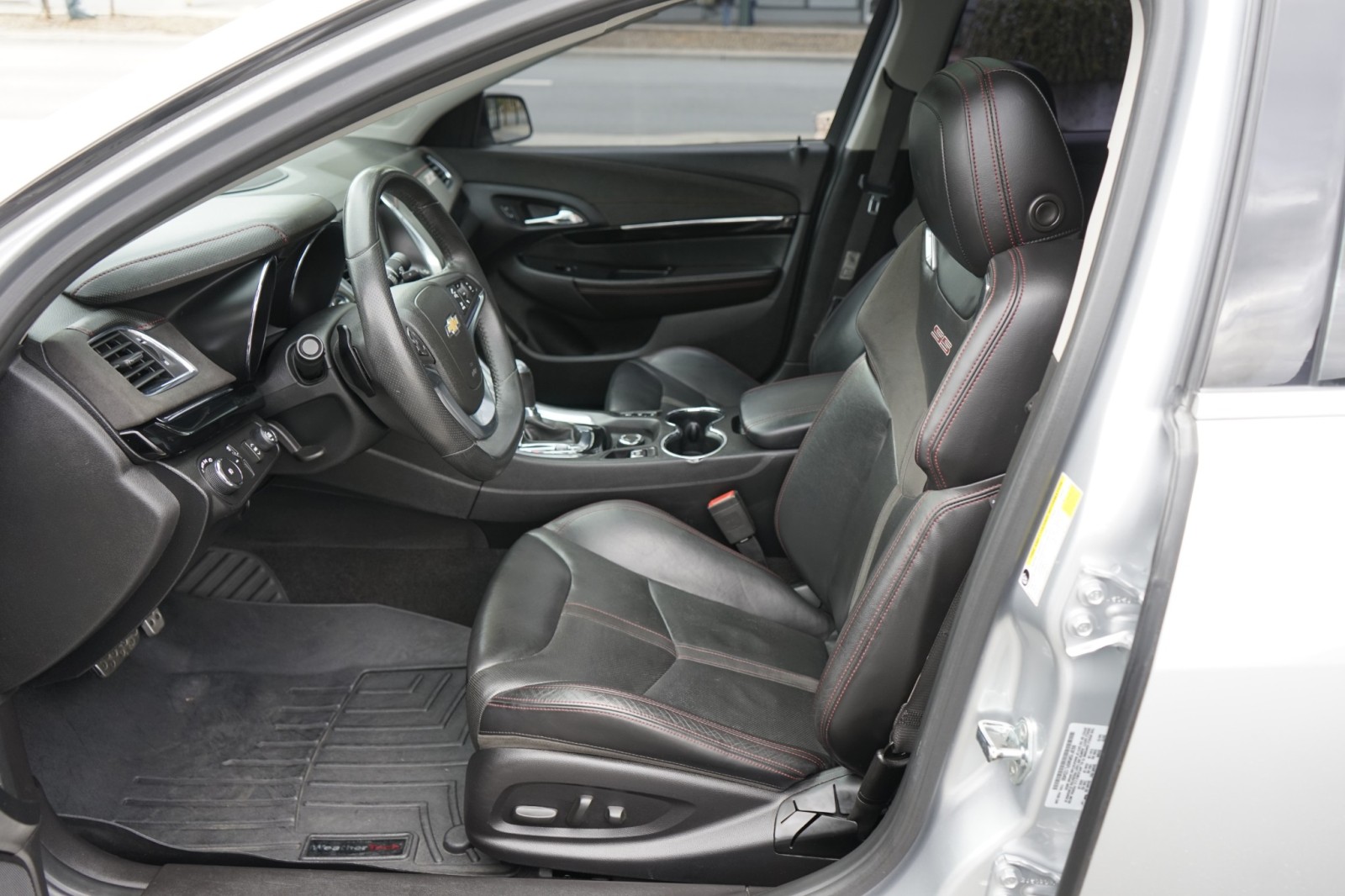 2015 Chevrolet SS Base Image 16 of 27