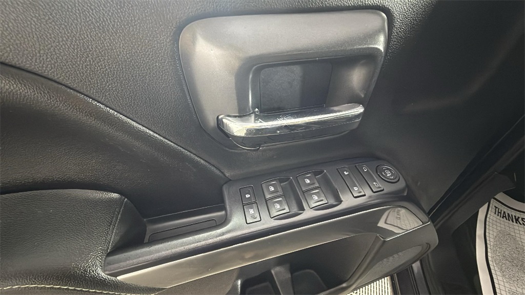 Vehicle image 32 of 35