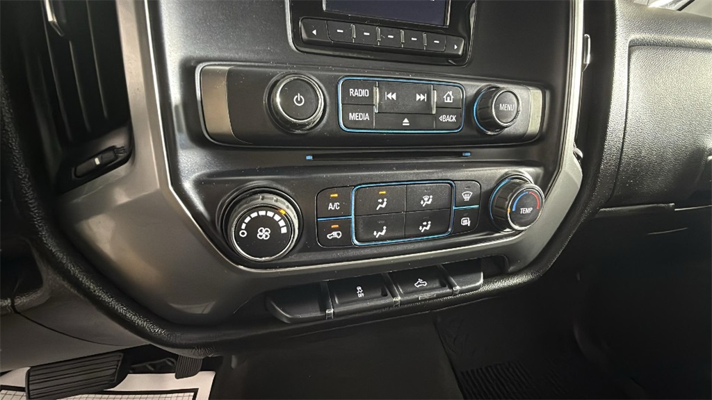 Vehicle image 34 of 35