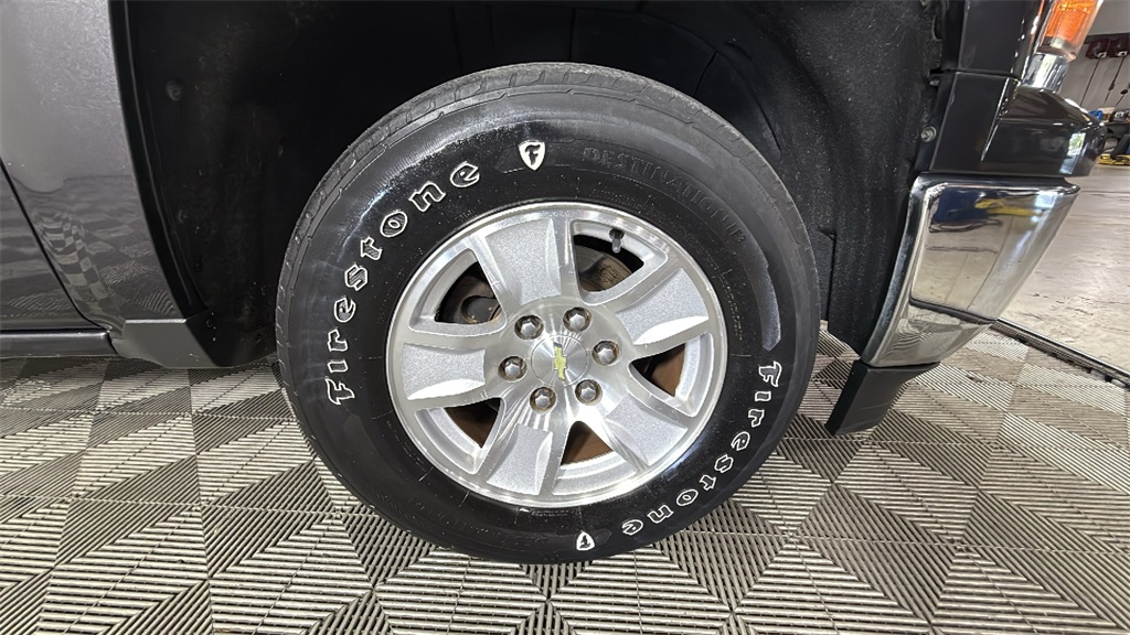 Vehicle image 18 of 35
