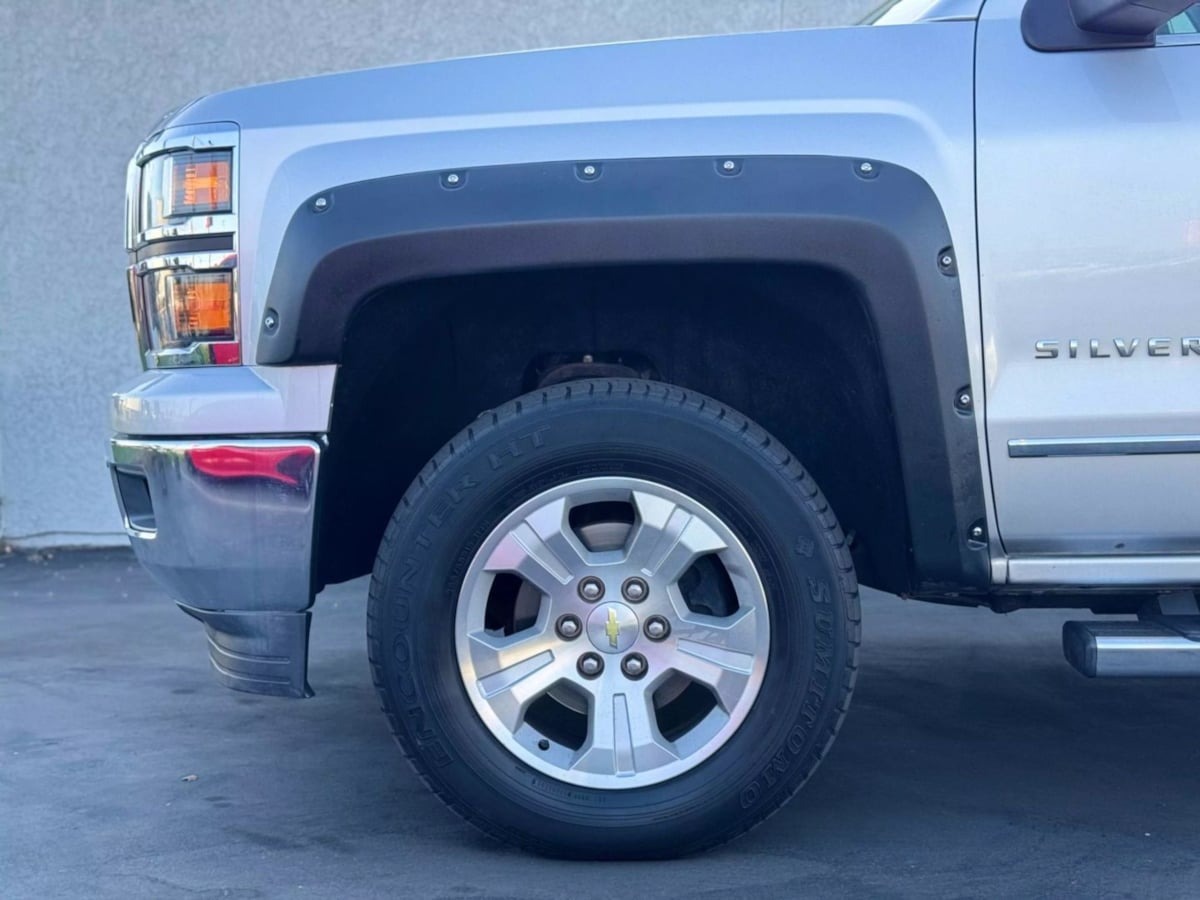Vehicle image 11 of 36