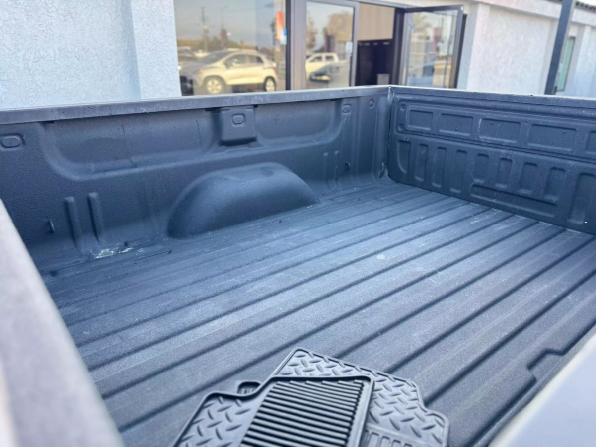 Vehicle image 16 of 36
