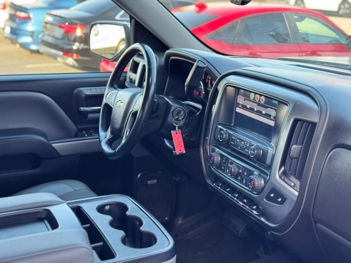 Vehicle image 14 of 36