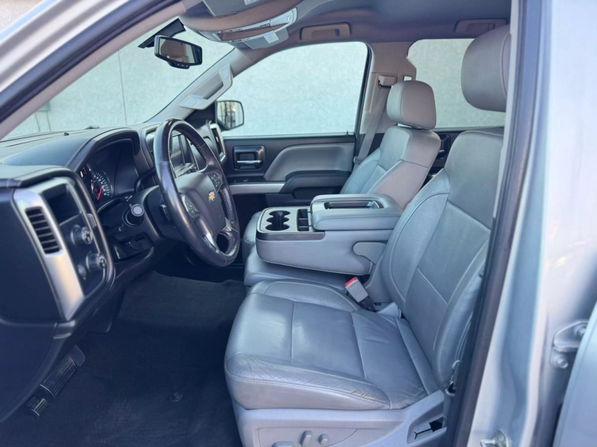 Vehicle image 20 of 36