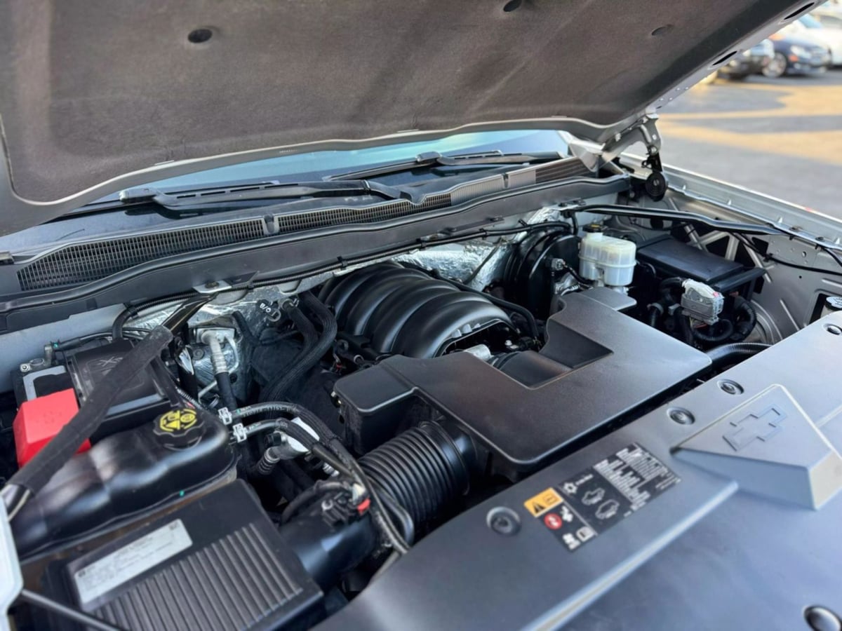 Vehicle image 33 of 36