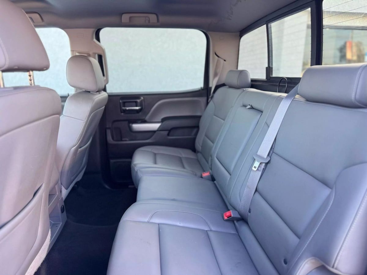 Vehicle image 22 of 36