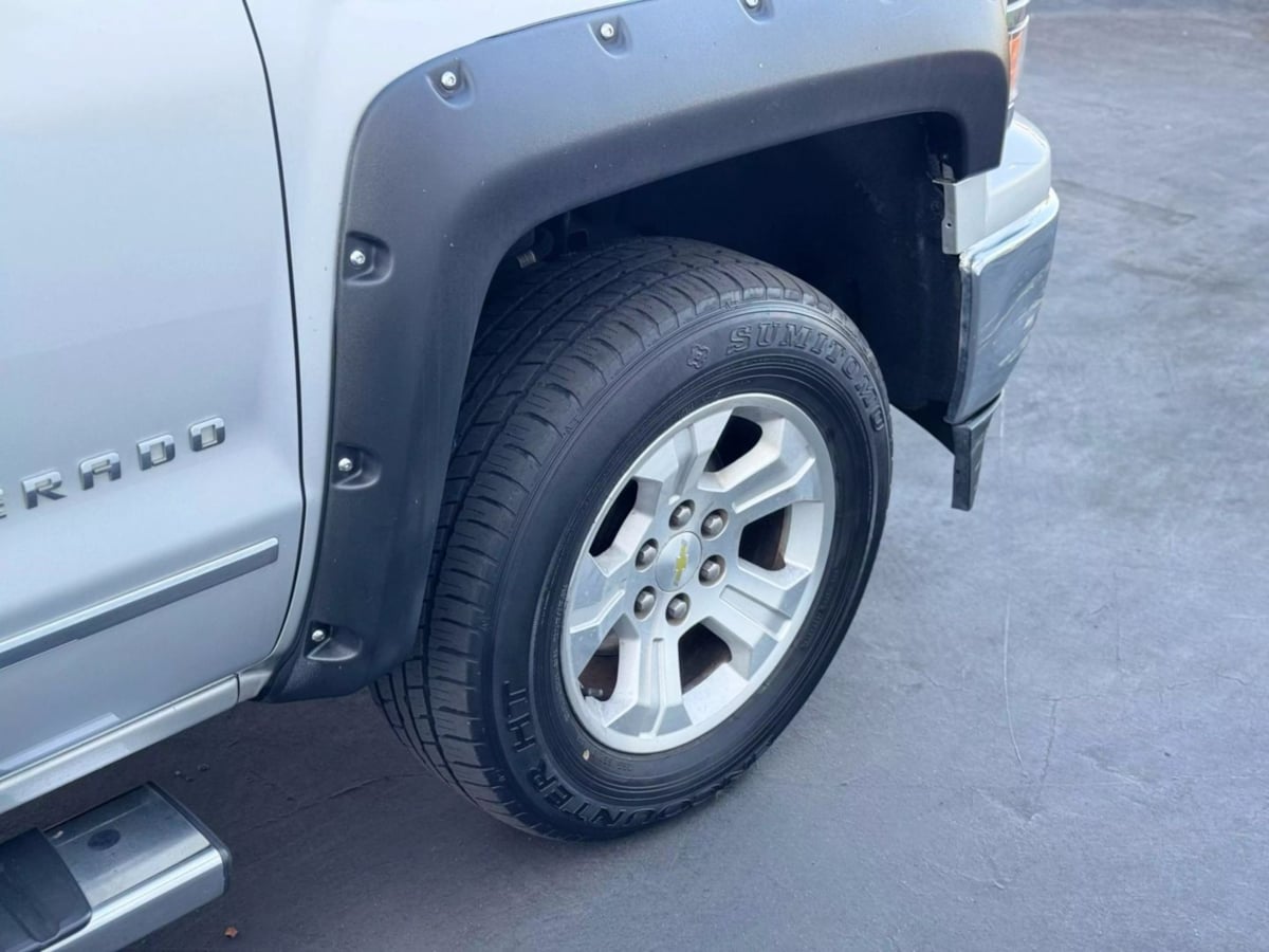 Vehicle image 13 of 36