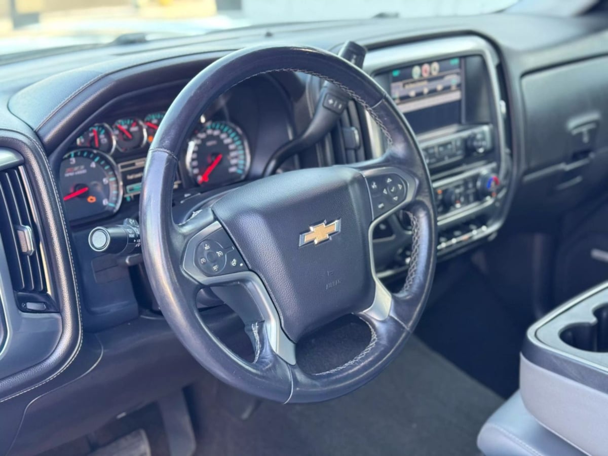Vehicle image 23 of 36